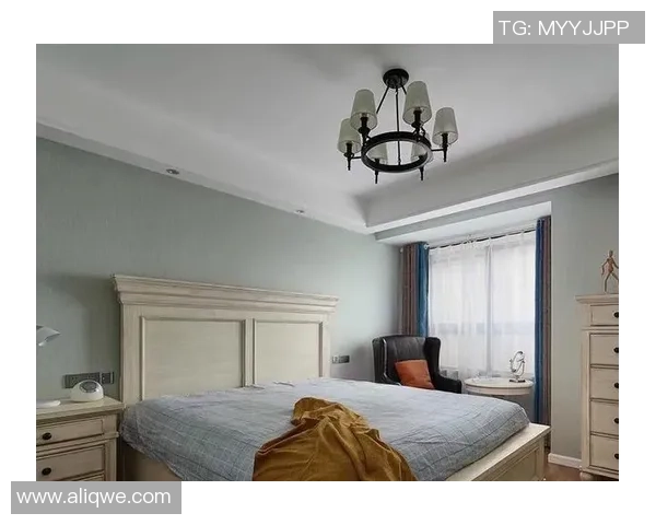 打造足球球星元素点亮空间的创意窗帘设计灵感分享