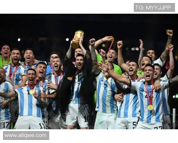 阿根廷足球传奇球星的辉煌历程与历史地位解析